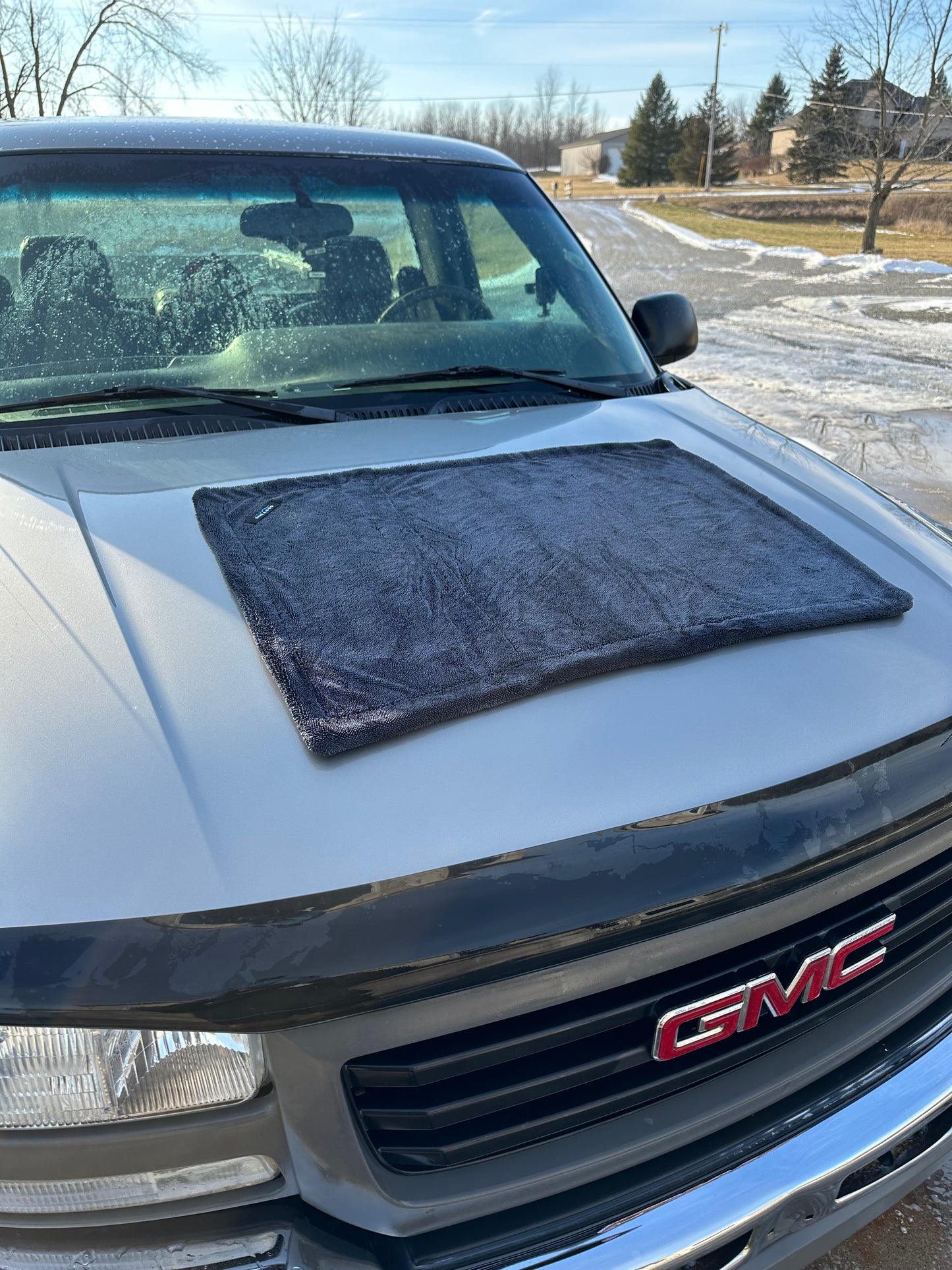 ENRAGED TWISTED-LOOP DRYING TOWEL